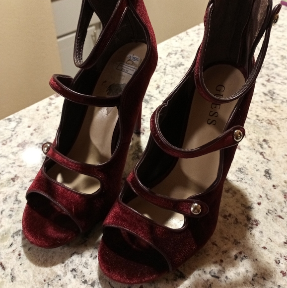 I never wear them. - Picture 2 of 3